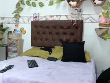 alina_henessy chaturbate