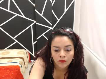 honey_nolimits_latina chaturbate