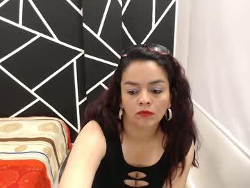 honey_nolimits_latina chaturbate