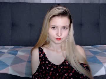 julie_holiday chaturbate