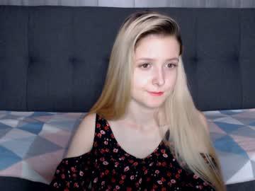 julie_holiday chaturbate