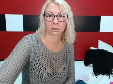 lovelyrini chaturbate