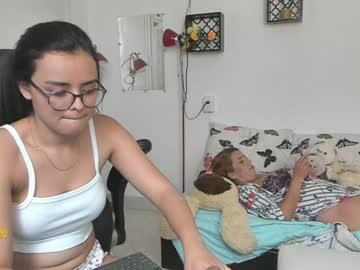 mom_17 chaturbate