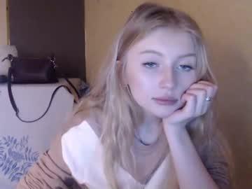 white__queen chaturbate